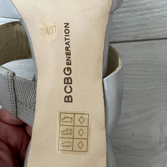 BCBG Ziggy Caged Heel in Grey - Sz 7 - Picture 3 of 11